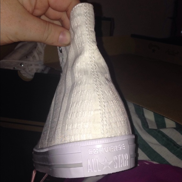 New In Box White All Star Converse High Tops - Picture 3 of 5